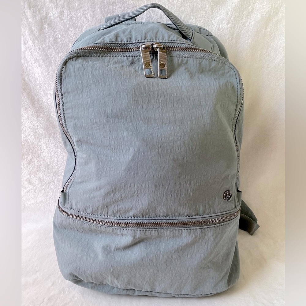 Lululemon City Adventurer Backpack Vol 17 L in Chambray - Picture 3 of 14